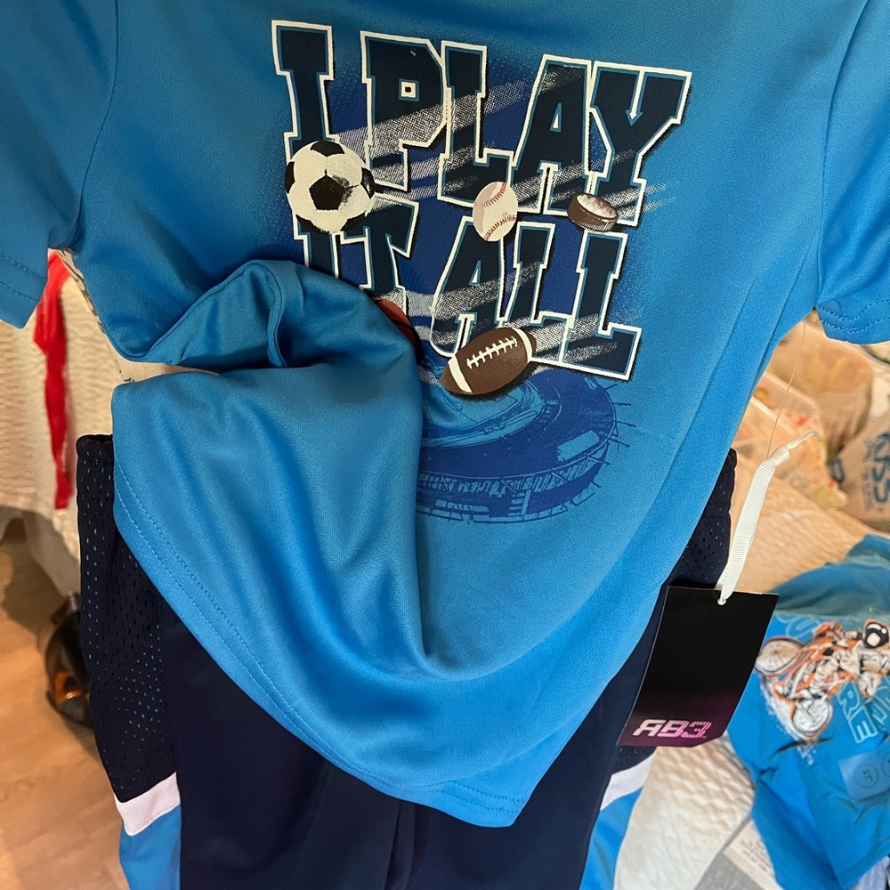RB3 sports set size 4T nwt “I play it all” blue and black